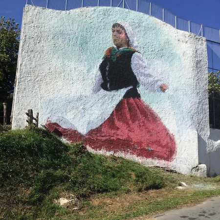 Larrondoa
