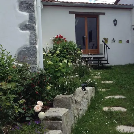 Larrondoa Hébergement de vacances *